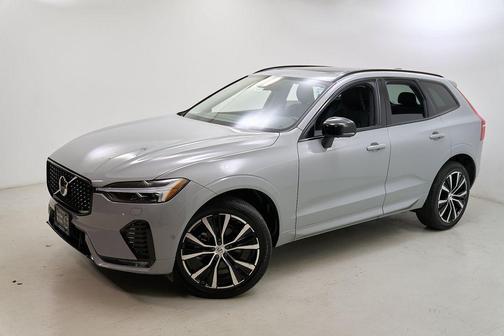 Vapour Grey Metallic 2025 Volvo XC60 B5 Plus