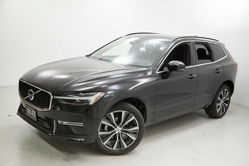 2022 Volvo XC60 B5 Momentum