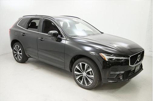2022 Volvo XC60 B5 Momentum