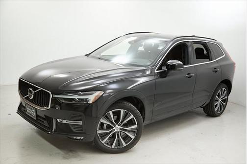 2022 Volvo XC60 B5 Momentum