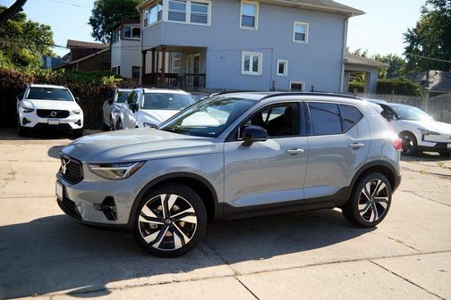 2026 Volvo XC40 B5 Ultra