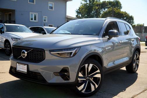 2026 Volvo XC40 B5 Ultra