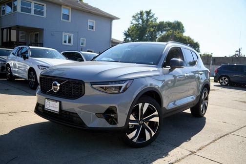 2026 Volvo XC40 B5 Ultra