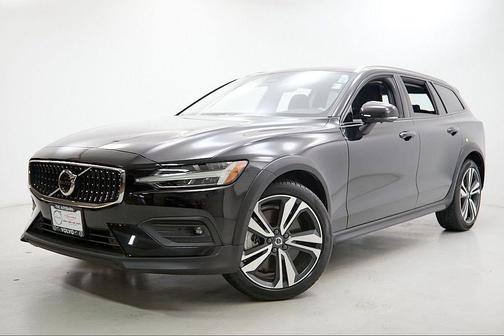 2024 Volvo V60 Cross Country B5 Plus