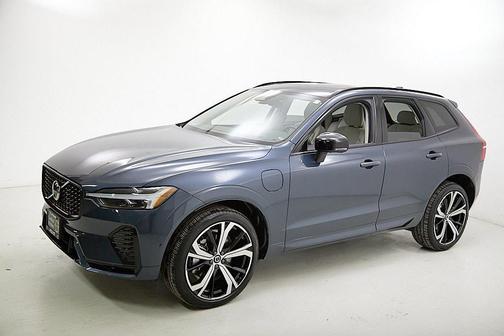 2024 Volvo XC60 Recharge Plug-In Hybrid T8 Ultimate Dark Theme