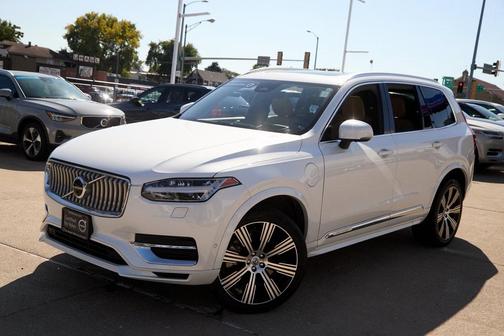 2024 Volvo XC90 Recharge Plug-In Hybrid T8 Ultimate Bright Theme 7-Seater