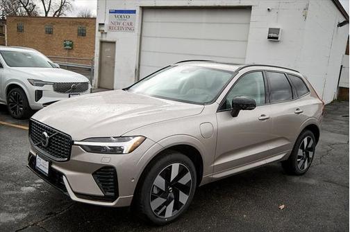 2025 Volvo XC60 Plug-In Hybrid T8 Plus