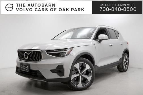 2023 Volvo XC40 B5 Ultimate Bright Theme