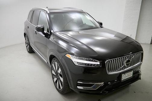 2023 Volvo XC90 Recharge Plug-In Hybrid T8 Ultimate Bright Theme 7-Seater