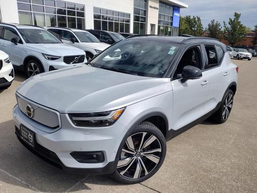 2022 Volvo XC40 Recharge Pure Electric P8 Twin Plus