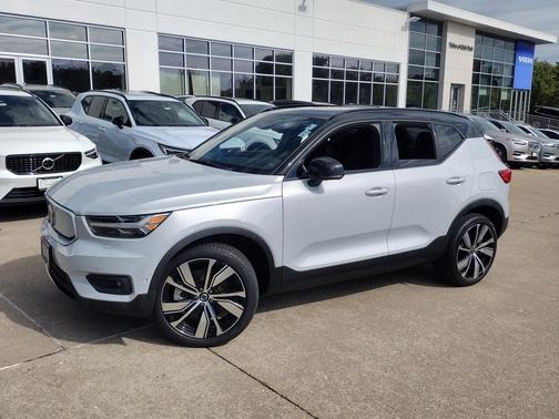 2022 Volvo XC40 Recharge Pure Electric P8 Twin Plus