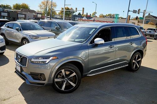 2017 Volvo XC90 Hybrid T8 R-Design