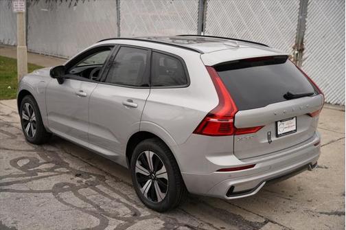 2025 Volvo XC60 Plug-In Hybrid T8 Core