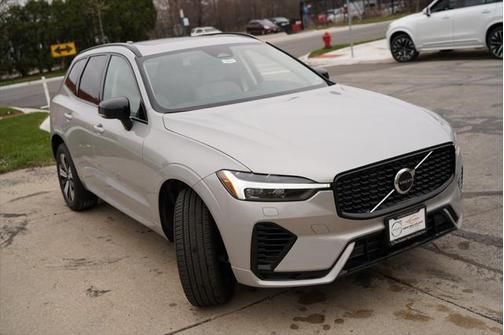 2025 Volvo XC60 Plug-In Hybrid T8 Core