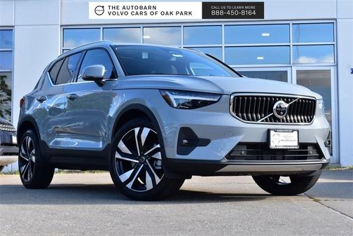2025 Volvo XC40 Plus Bright Theme