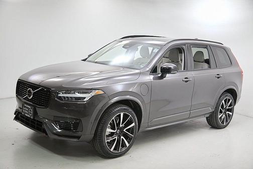 2023 Volvo XC90 Recharge Plug-In Hybrid T8 Ultimate Dark Theme 7-Seater