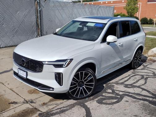2026 Volvo XC90 B6 Plus 6-Seater