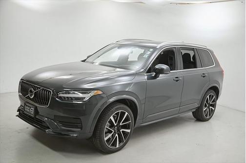 2022 Volvo XC90 T6 Momentum