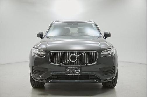 2022 Volvo XC90 T6 Momentum