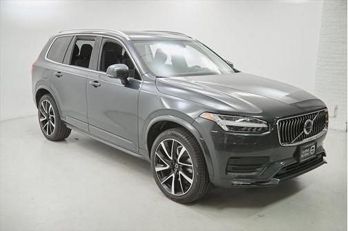 2022 Volvo XC90 T6 Momentum