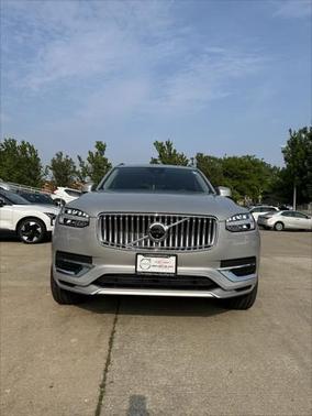 2025 Volvo XC90 Plug-In Hybrid T8 Ultra 6-Seater