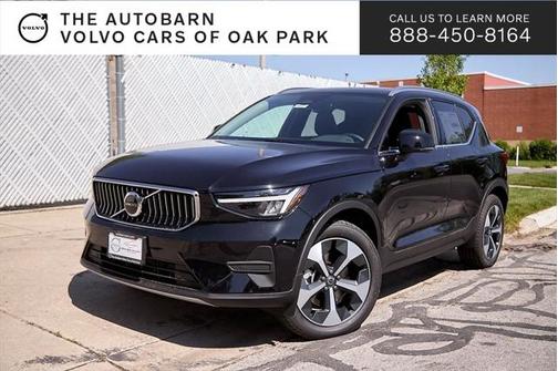 2025 Volvo XC40 B5 Core Bright Theme