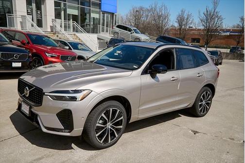 2025 Volvo XC60 B5 Plus