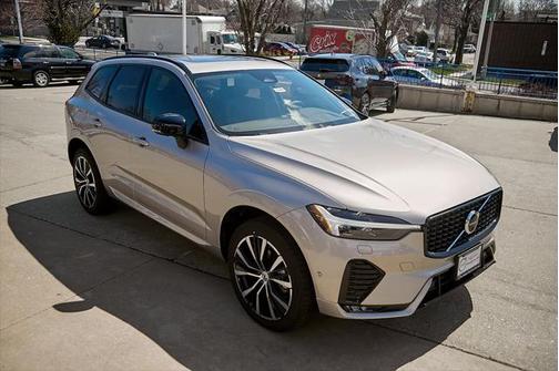 2025 Volvo XC60 B5 Plus