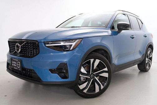 Fjord Blue Metallic 2023 Volvo XC40 B5 Ultimate Dark Theme