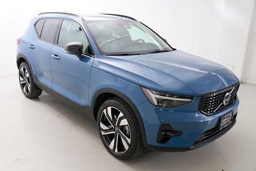 Fjord Blue Metallic 2023 Volvo XC40 B5 Ultimate Dark Theme