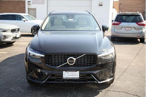 2025 Volvo XC60 Plug-In Hybrid Plus