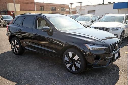 2025 Volvo XC60 Plug-In Hybrid Plus