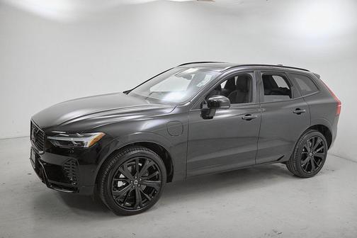 2025 Volvo XC60 Plug-In Hybrid T8 Ultra Black Edition