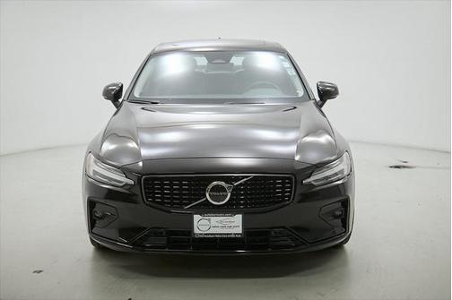 2024 Volvo S60 B5 Core Dark Theme