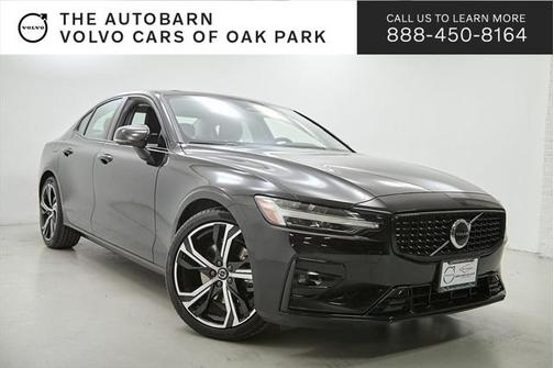 2024 Volvo S60 B5 Core Dark Theme