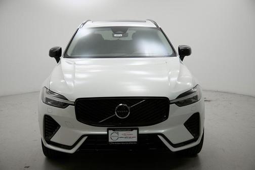 2026 Volvo XC60 Plug-In Hybrid T8 Plus