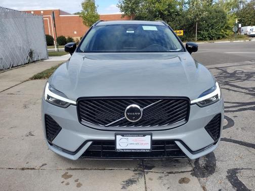2026 Volvo XC60 B5 Plus
