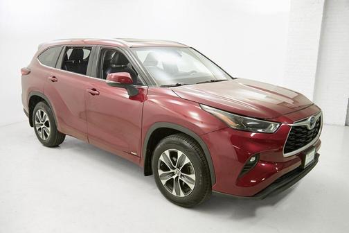 2022 Toyota Highlander Hybrid XLE