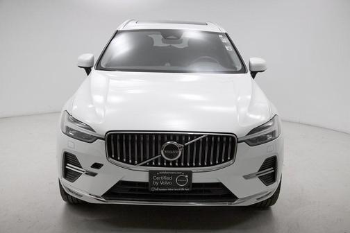 2023 Volvo XC60 B6 Ultimate Bright Theme