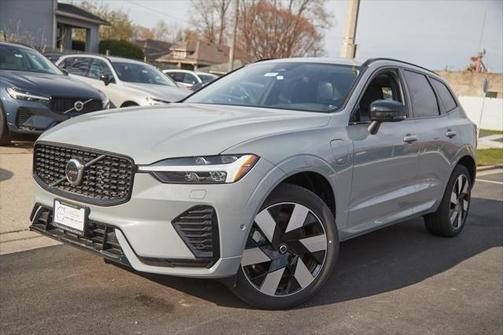 2025 Volvo XC60 Plug-In Hybrid T8 Plus