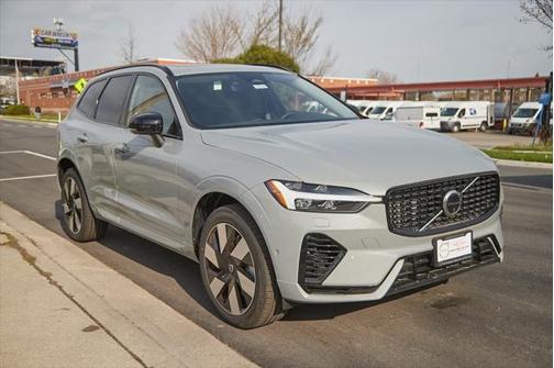 2025 Volvo XC60 Plug-In Hybrid T8 Plus