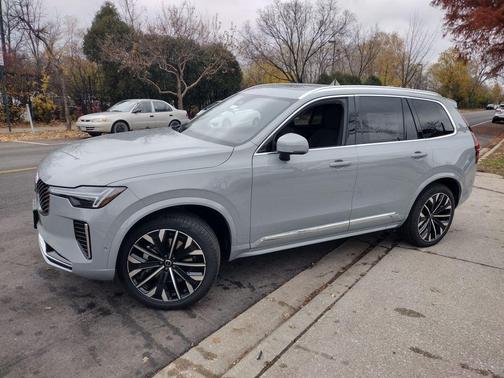 2026 Volvo XC90 B6 Plus 7-Seater