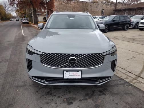 2026 Volvo XC90 B6 Plus 7-Seater