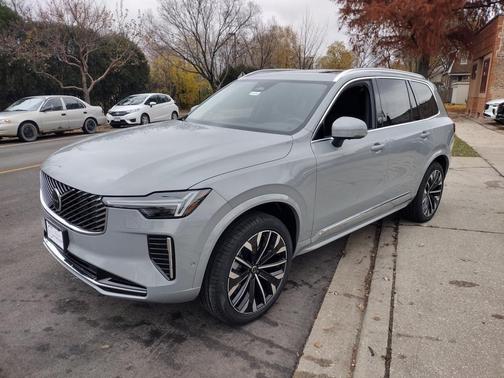 2026 Volvo XC90 B6 Plus 7-Seater