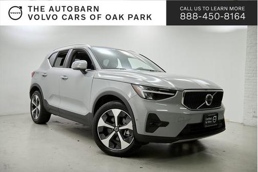 2025 Volvo XC40 B5 Plus Bright Theme