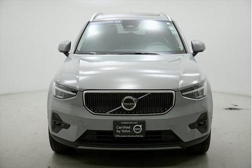 2025 Volvo XC40 B5 Plus Bright Theme