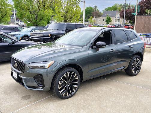 Forest Lake 2026 Volvo XC60 B5 Ultra