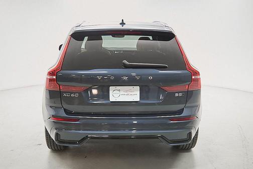 2025 Volvo XC60 B5 Ultra