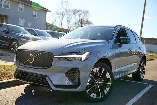2026 Volvo XC60 Plug-In Hybrid T8 Plus