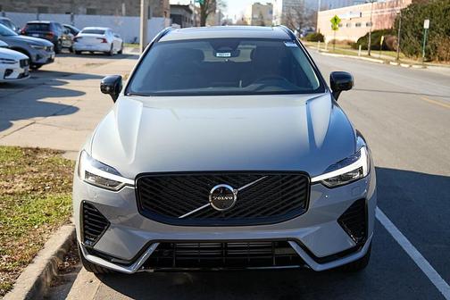 2026 Volvo XC60 Plug-In Hybrid T8 Plus